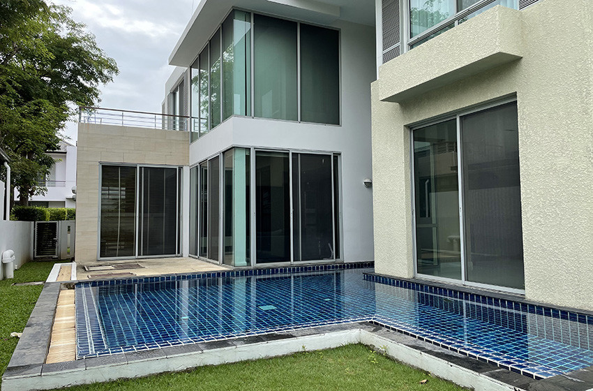 House with Private Pool