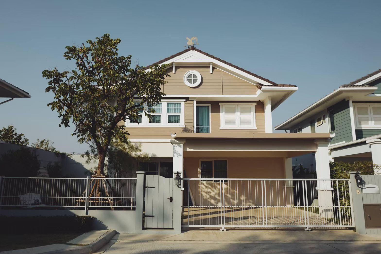 House with Shared Pool