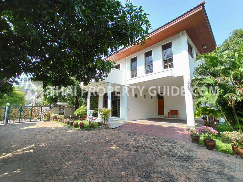 House with Shared Pool